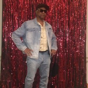 Meet your Posher, Raymond